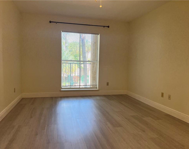 875 Riverside Drive - Photo Thumbnail 14