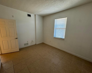 6729 Coral Lake Drive - Photo Thumbnail 18