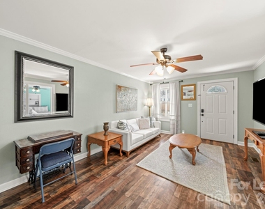 211 9th Street - Photo Thumbnail 7