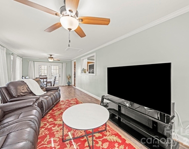 211 9th Street - Photo Thumbnail 28