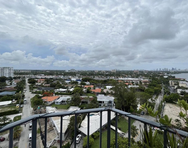 11930 N Bayshore Drive - Photo Thumbnail 12