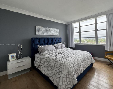 11930 N Bayshore Drive - Photo Thumbnail 14