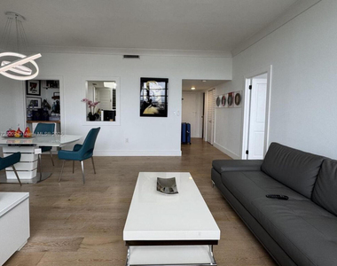 11930 N Bayshore Drive - Photo Thumbnail 10