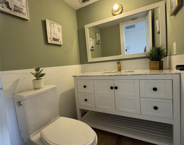 11930 N Bayshore Drive - Photo Thumbnail 4