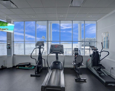 11930 N Bayshore Drive - Photo Thumbnail 4