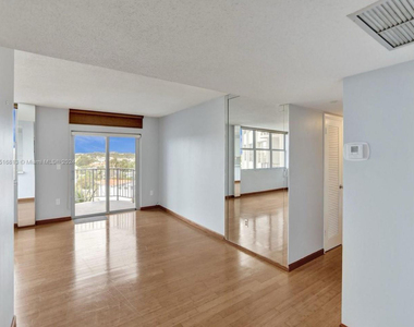 11930 N Bayshore Drive - Photo Thumbnail 18