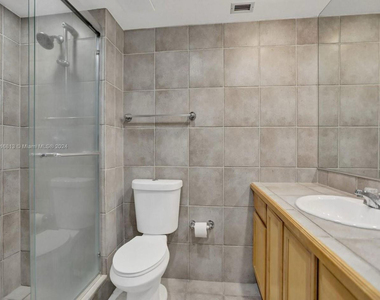 11930 N Bayshore Drive - Photo Thumbnail 8