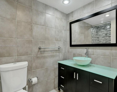 11930 N Bayshore Drive - Photo Thumbnail 15