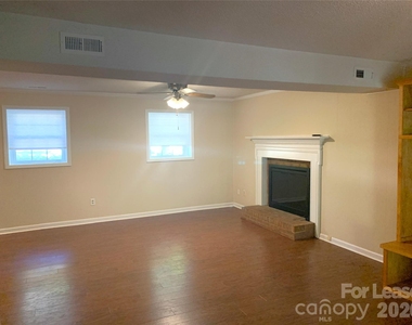 1114 Glenshannon Road - Photo Thumbnail 8