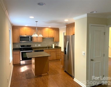 1114 Glenshannon Road - Photo Thumbnail 3
