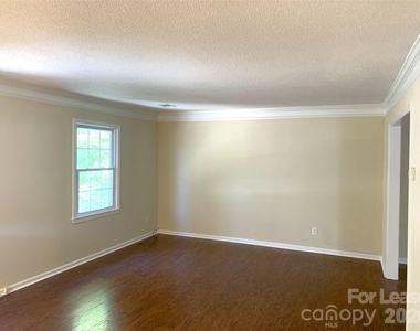1114 Glenshannon Road - Photo Thumbnail 26