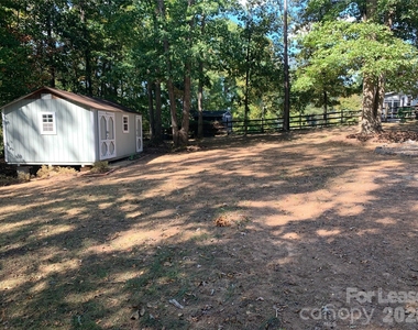 1114 Glenshannon Road - Photo Thumbnail 32