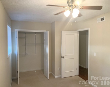 1114 Glenshannon Road - Photo Thumbnail 24