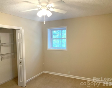 1114 Glenshannon Road - Photo Thumbnail 19