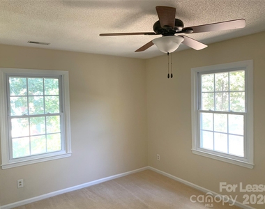 1114 Glenshannon Road - Photo Thumbnail 15