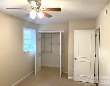 1114 Glenshannon Road - Photo Thumbnail 22