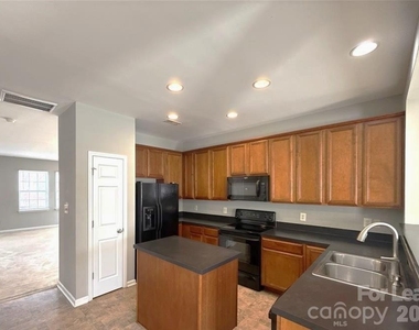 7023 Brighton Park Drive - Photo Thumbnail 4