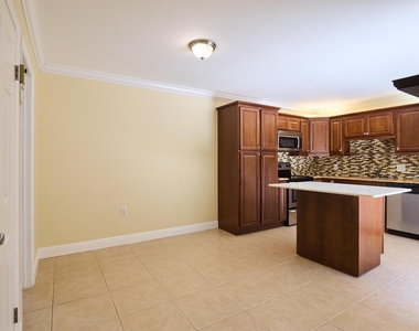 1520 15th Terrace - Photo Thumbnail 11