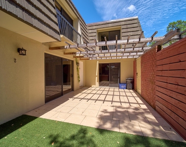 1520 15th Terrace - Photo Thumbnail 5