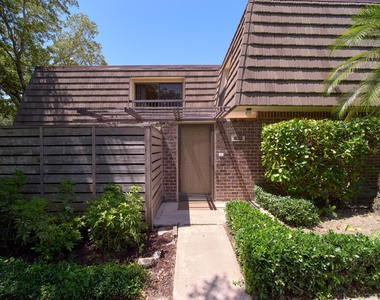 1520 15th Terrace - Photo Thumbnail 2