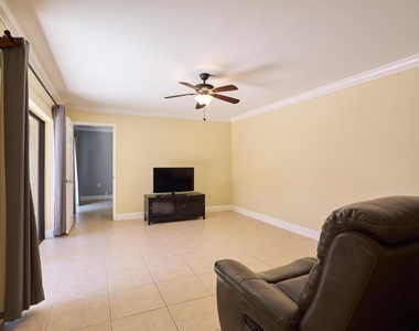 1520 15th Terrace - Photo Thumbnail 8