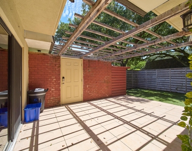 1520 15th Terrace - Photo Thumbnail 3
