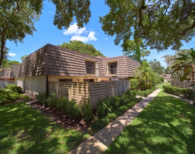 1520 15th Terrace - Photo Thumbnail 28