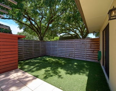 1520 15th Terrace - Photo Thumbnail 4