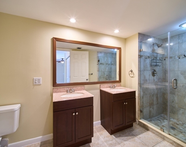 1520 15th Terrace - Photo Thumbnail 22