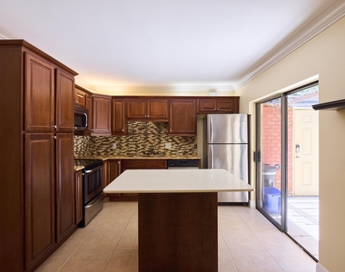1520 15th Terrace - Photo Thumbnail 12