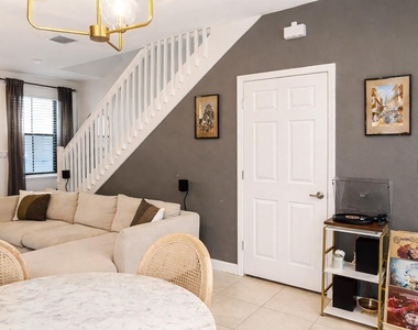 519 Sw 19th Terrace - Photo Thumbnail 8