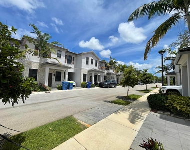 519 Sw 19th Terrace - Photo Thumbnail 37