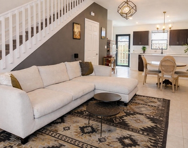 519 Sw 19th Terrace - Photo Thumbnail 1