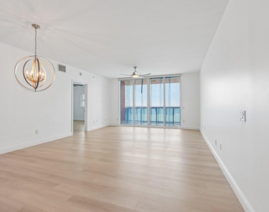 2650 Lake Shore Drive - Photo Thumbnail 2
