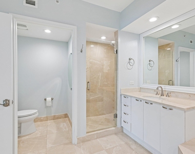2650 Lake Shore Drive - Photo Thumbnail 22