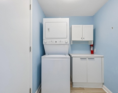2650 Lake Shore Drive - Photo Thumbnail 14