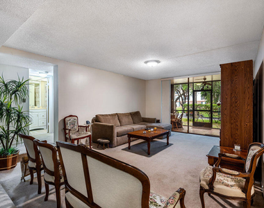 3680 Inverrary Drive - Photo Thumbnail 4