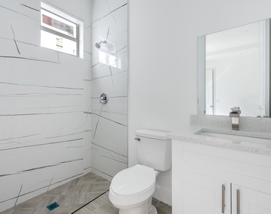 246 Rotonda Blvd Boulevard W - Photo Thumbnail 7