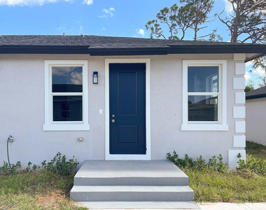 246 Rotonda Blvd Boulevard W - Photo Thumbnail 1