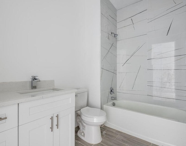 246 Rotonda Blvd Boulevard W - Photo Thumbnail 14