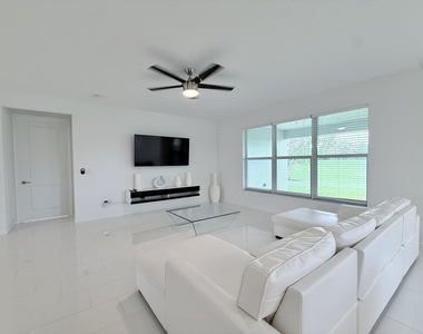 10710 Sw Hensley Street - Photo Thumbnail 6