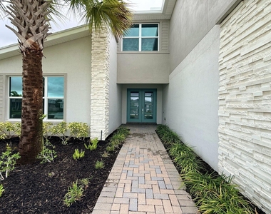 10710 Sw Hensley Street - Photo Thumbnail 3