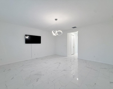 10710 Sw Hensley Street - Photo Thumbnail 14