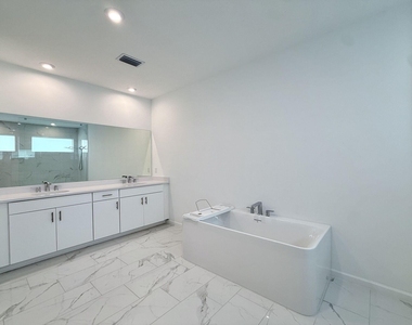 10710 Sw Hensley Street - Photo Thumbnail 16