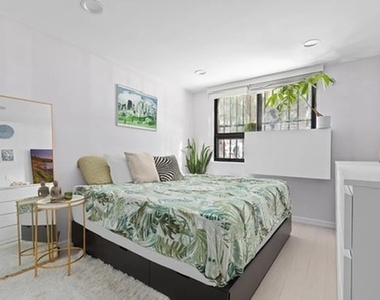 445 West 54th Street - Photo Thumbnail 5
