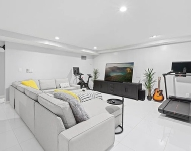 445 West 54th Street - Photo Thumbnail 1