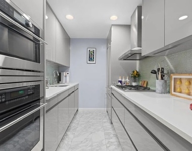 445 West 54th Street - Photo Thumbnail 2