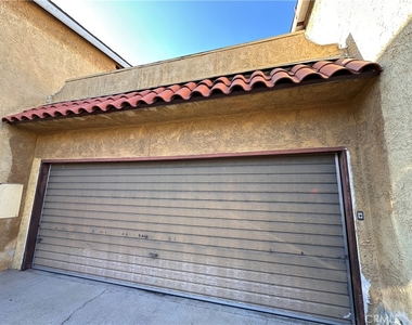 809 S 4th - Photo Thumbnail 1