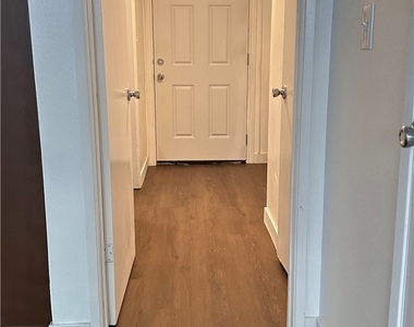 809 S 4th - Photo Thumbnail 8