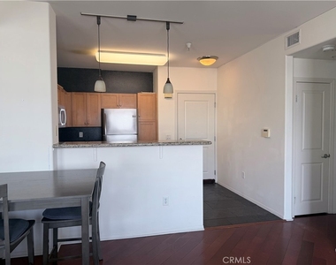 100 S Alameda - Photo Thumbnail 1